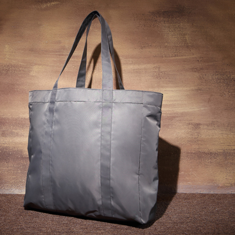 nylon tote bag with zipper